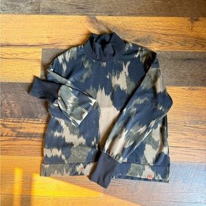 Women’s multi-colored turtle neck